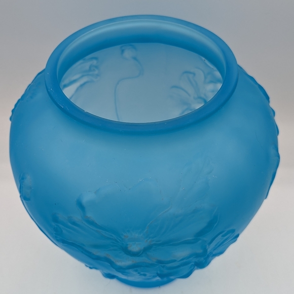 Tiffin Glass Sky Blue Satin Glass "Poppy Vase" - Picture 6 of 8